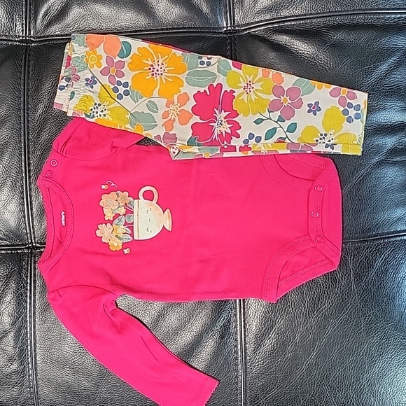 Carter's baby 4 Piece set - Picture 6 of 8